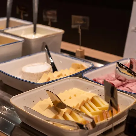 ホテル Ibis Paul Trois Chateaux *