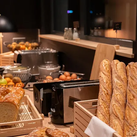 Ibis Paul Trois Chateaux ホテル サン・ポール・トロワ・シャトー