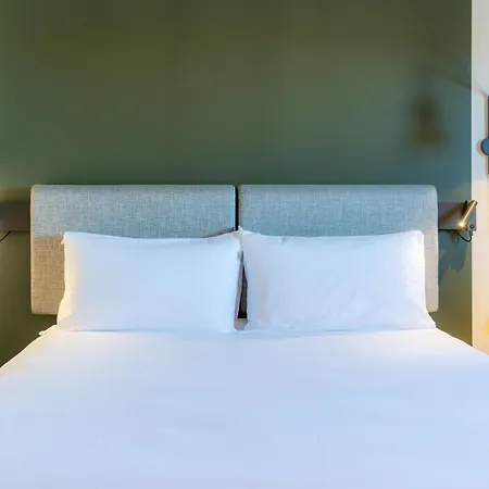 ホテル Ibis Paul Trois Chateaux