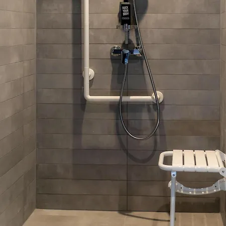 Ibis Paul Trois Chateaux ホテル *