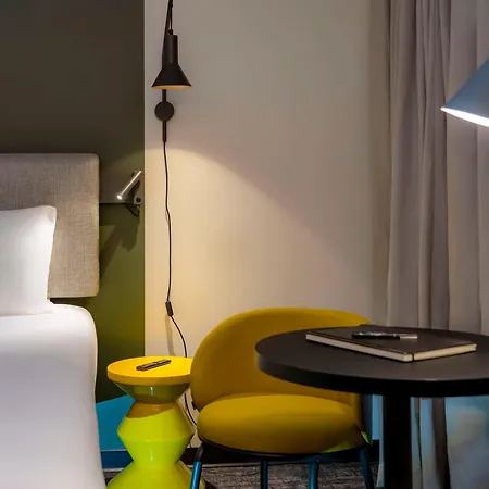 Ibis Paul Trois Chateaux *