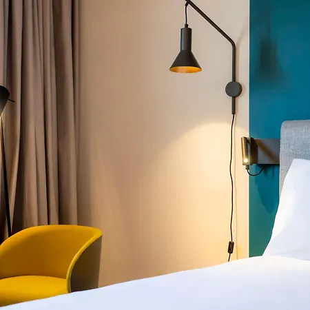 Ibis Paul Trois Chateaux