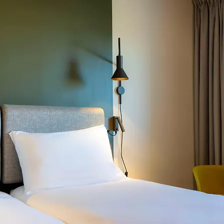 Ibis Paul Trois Chateaux