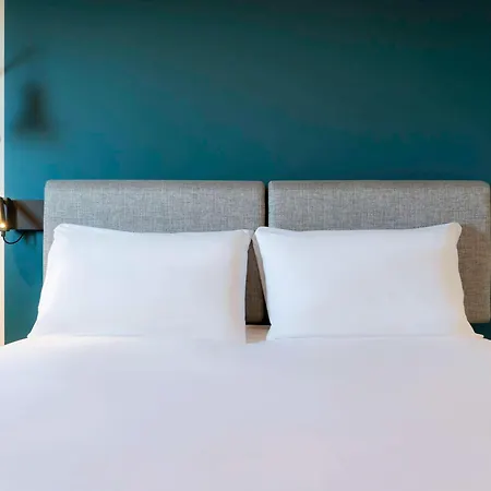 Ibis Paul Trois Chateaux Hotel *