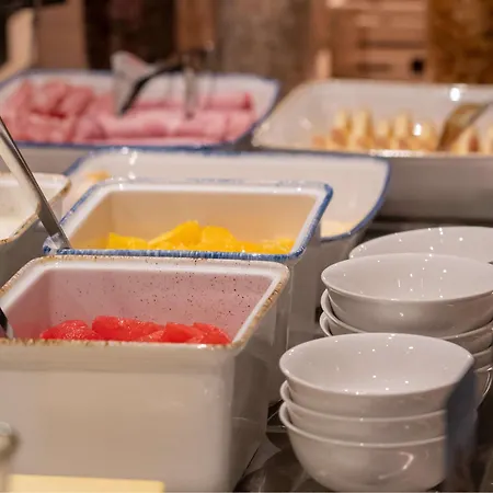 Ibis Paul Trois Chateaux سانت-بول-تروا-تشاتو