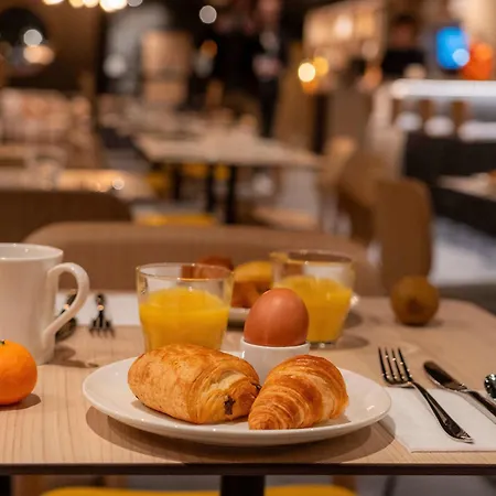 Ibis Paul Trois Chateaux Hotel *