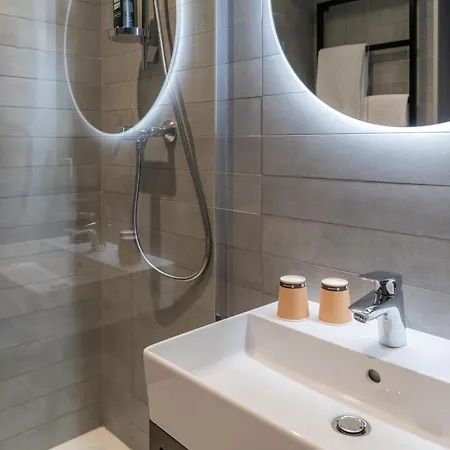 Ibis Paul Trois Chateaux Hotel *