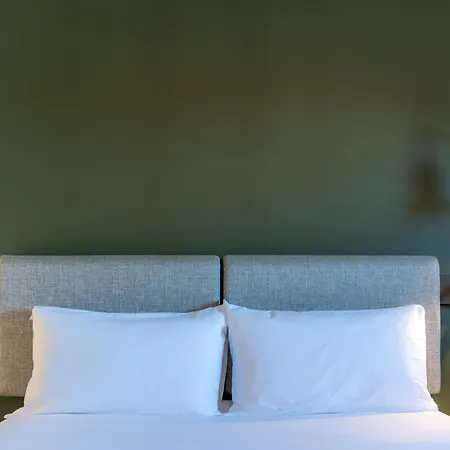 Ibis Paul Trois Chateaux Hotel