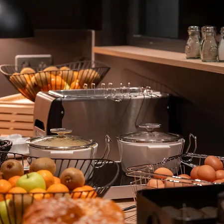 Ibis Paul Trois Chateaux Hotel *