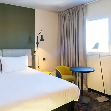 Ibis Paul Trois Chateaux *