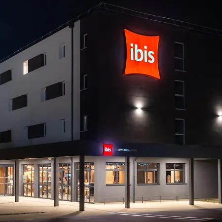 Ibis Paul Trois Chateaux * Saint-Paul-Trois-Châteaux