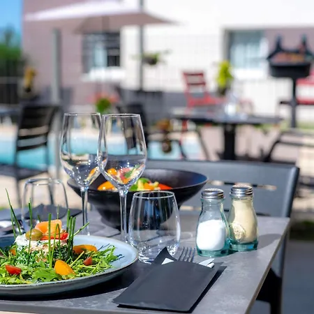 Ibis Paul Trois Chateaux Hotel 3*